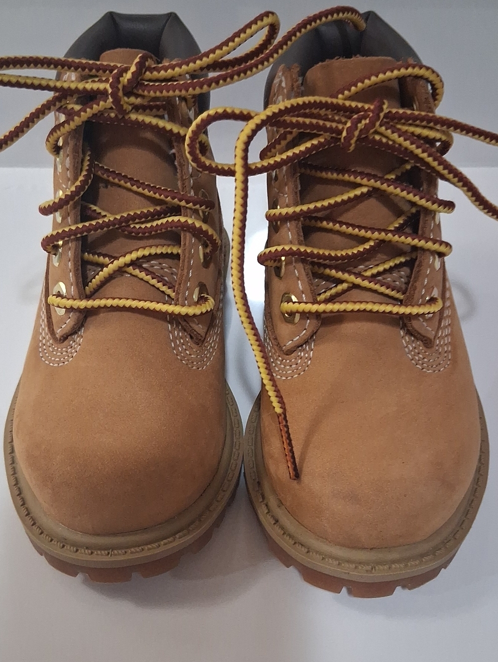 Pre-owned Timberland Kids Wheat Lace-Up Work Boots with Two-Tone Laces.
